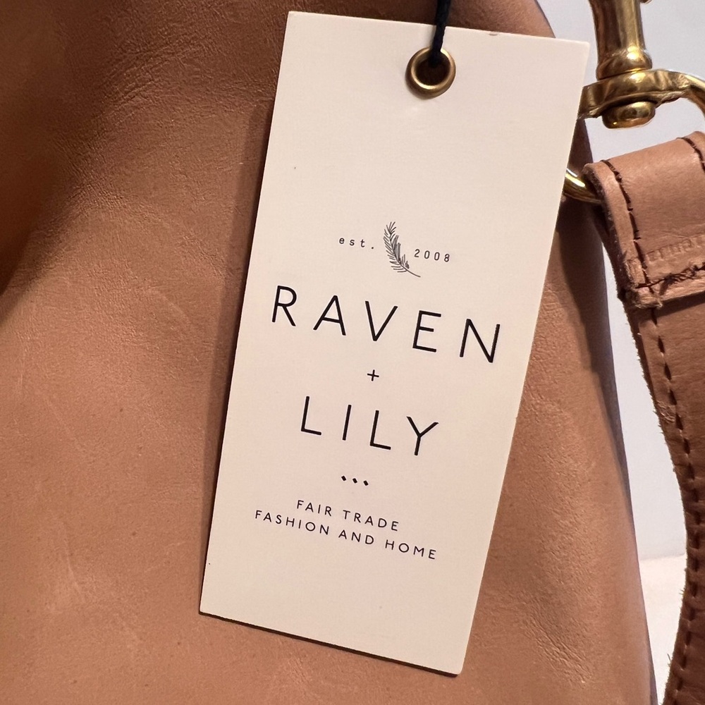 Raven + Lily Tan Shoulder Bag with Gold Ring Handles - Picture 3 of 6